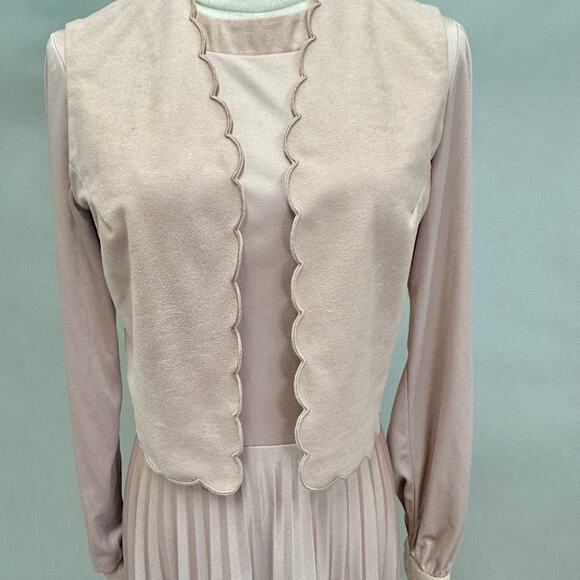 Vintage 70s Dusty Rose Midi Dress with Scalloped Vest Pleated Skirt Size 12 - Picture 8 of 16